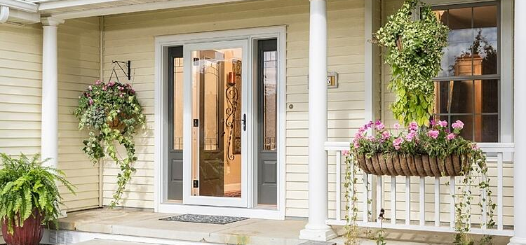 screen door installation in Rio Linda